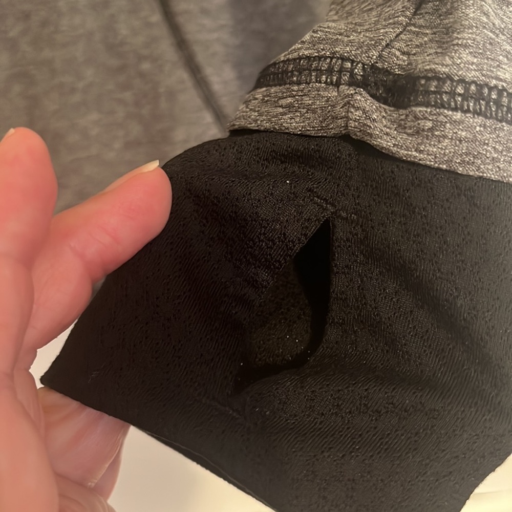 Champion Pullover - Picture 4 of 5
